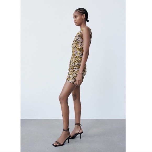 ✨NEW ZARA One Shouldar Floral Bodycon Dress Size M - Picture 7 of 7